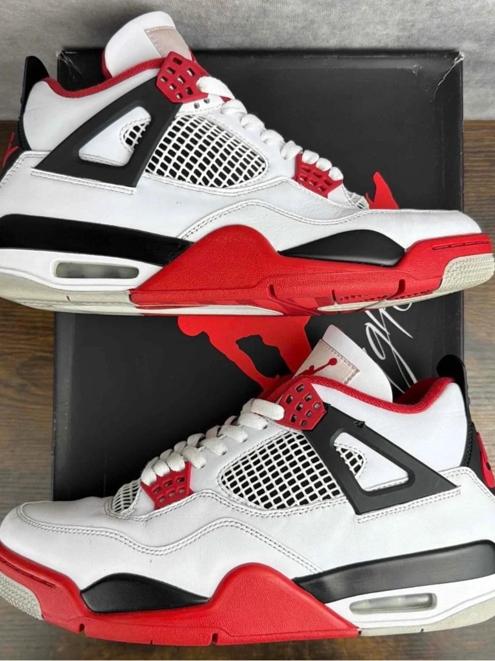 Air Jordan 4 Retro OG Fire Red 2020 Size 9.5 DC7770-160 Men’s Sneakers Rare MJ